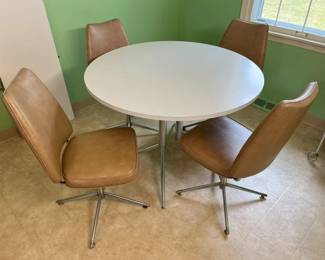 35 Walter Of Wabash Dinette Setmin