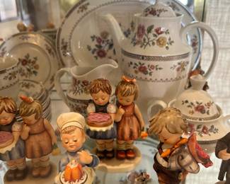 Hummels with marks from VBee to Goebel.