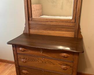 Antique dresser in Excellent Condition!