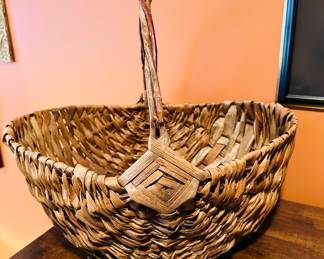 Fabulous Vintage Handmade Basket: Extra Large 