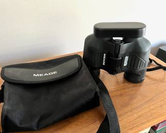 Meade TravelView 7 x 35 Porro Prism Optical Binoculars  - B120017