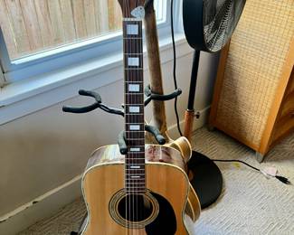 Cort Acoustic Guitar with Natural Finish