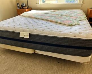 Serta I-series Hybrid Firm King Mattress