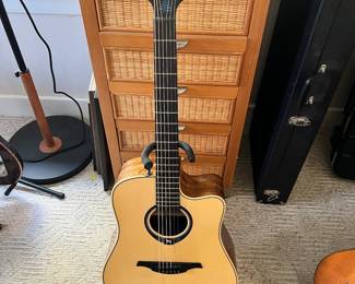 LAG Guitars Tramontane Hyvibe 30 Dreadnought Acoustic Electric Guitar - THV30DCE