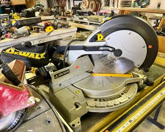 Dewalt Compound Mitre Saw with Stand