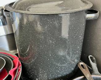  Black And White Speckled Enamel Camping Stock Pot 