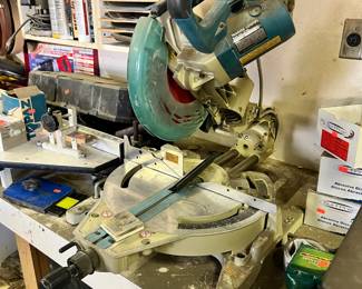 Makita 10in Dual Slide Compound Miter Saw - Model LS1013FL