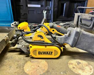 Dewalt Belt Sander - DW433K