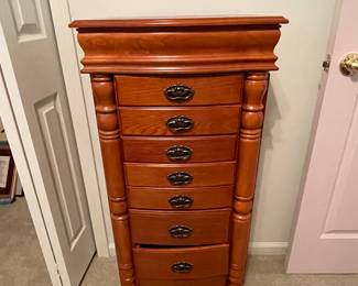 Jewelry cabinet 