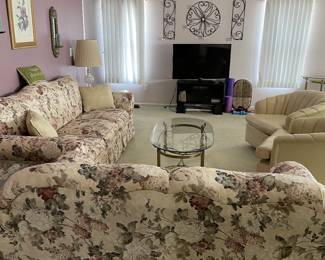 Living room
Furniture 