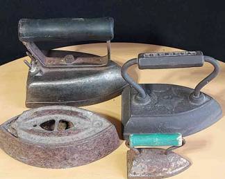 4 Antique Sad Irons * Selco Electric #6 * Geneva #6 *
