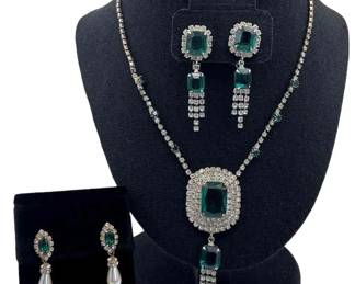 Vintage Emerald Green Faceted Glass * Rhinestone Pendant Necklace * Clip On Earrings Set * Pearly Emerald Green Glass Pierced Earrings
