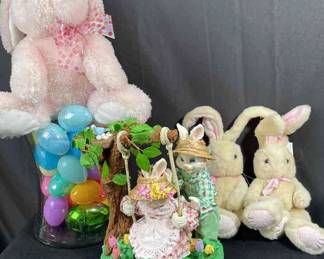 Easter Decor * Plastic Eggs In Glass Vase * 2 Poseable Earred Bunnies