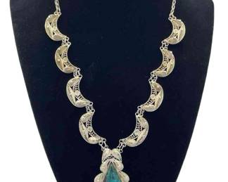 Very Fine Sterling Silver Filigree Vintage Necklace * Green Semi Precious Stone Pendant
