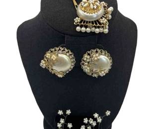 Vintage Large Faux Pearl Clip On Earrings * Wire Floral Clip On Earrings * Vintage Pearly Gold Tone Pendant Needs Repair
