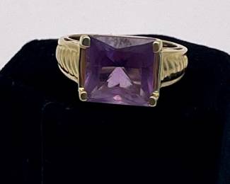 Amethyst * 14K Yellow Gold Women's Ring * Size 6

