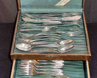 1923 ONEIDA COMMUNITY RELIANCE PLATE Birds Of Paradise Flatware Set