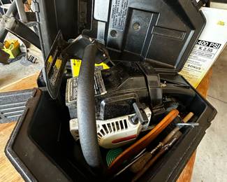 An AWESOME Craftsman Chainsaw! Has Original case and ALL accessories! 