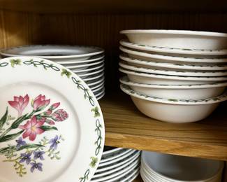 All the cupboards were stuffed! Keep scrolling to see the great kitchenware treasures we found! These dishes are LOVELY! 