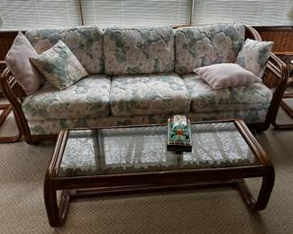 This BEAUTIFUL 5 Piece rattan living room is a must see! Couch, Loveseat, Coffee Table and Two End Tables! IN PERFECT CONDITION! Would look great on your lenai! (If you know, you know! 😉) 