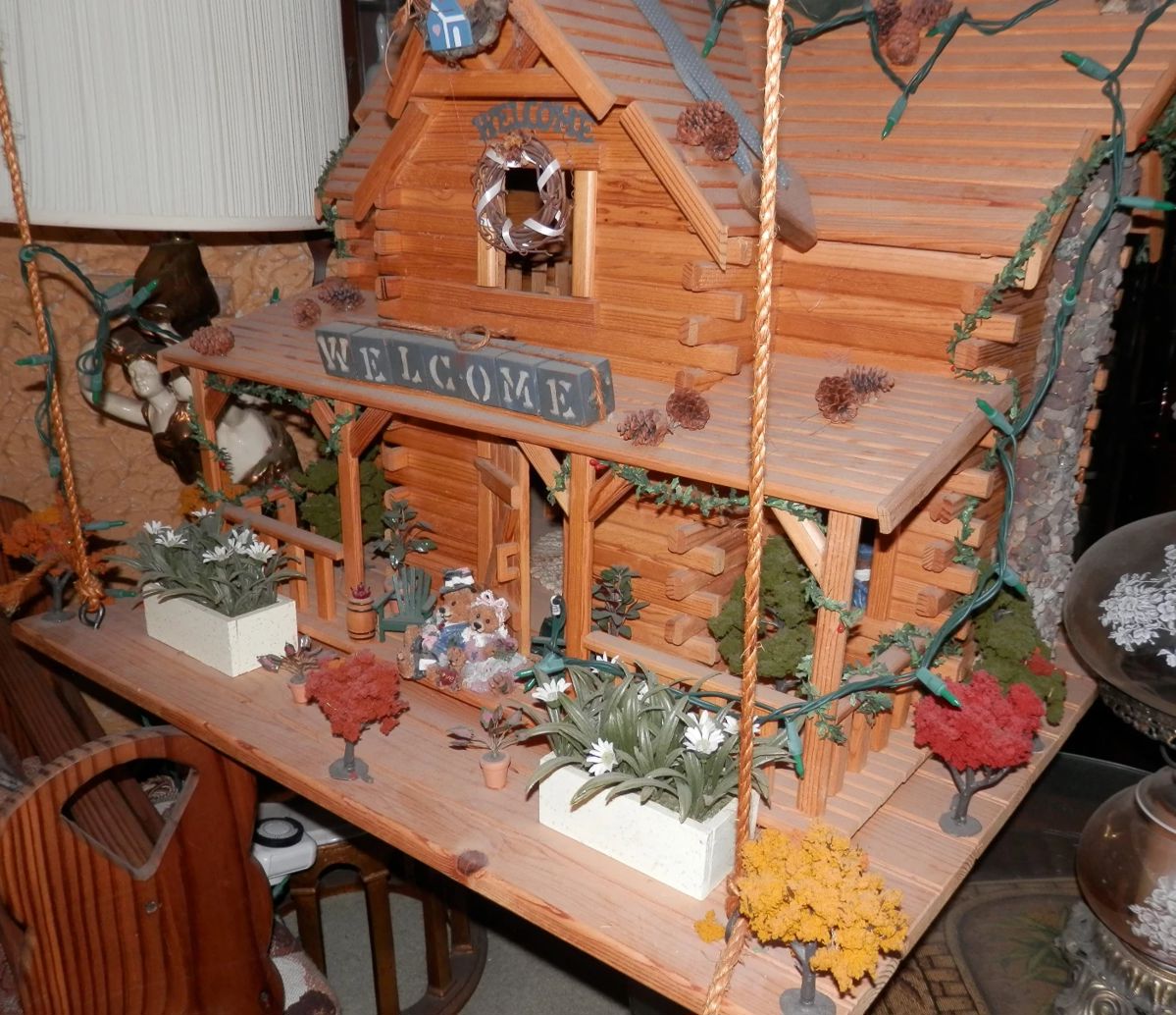 Daisy Estate Sales in Greece, NY starts on 4/25/2024