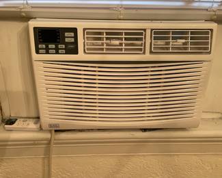 Window air conditioner units
