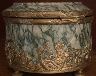 Stunning French Grand Tour Palais Royal marble circular box with gilt bronze decoration 