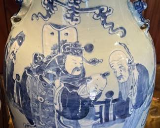 Very rare and nice Chinese Ge glazed blue&white porcelain big vase from 19th century! 