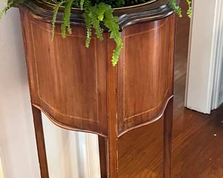 1890-1910 walnut plant stand in mint condition 