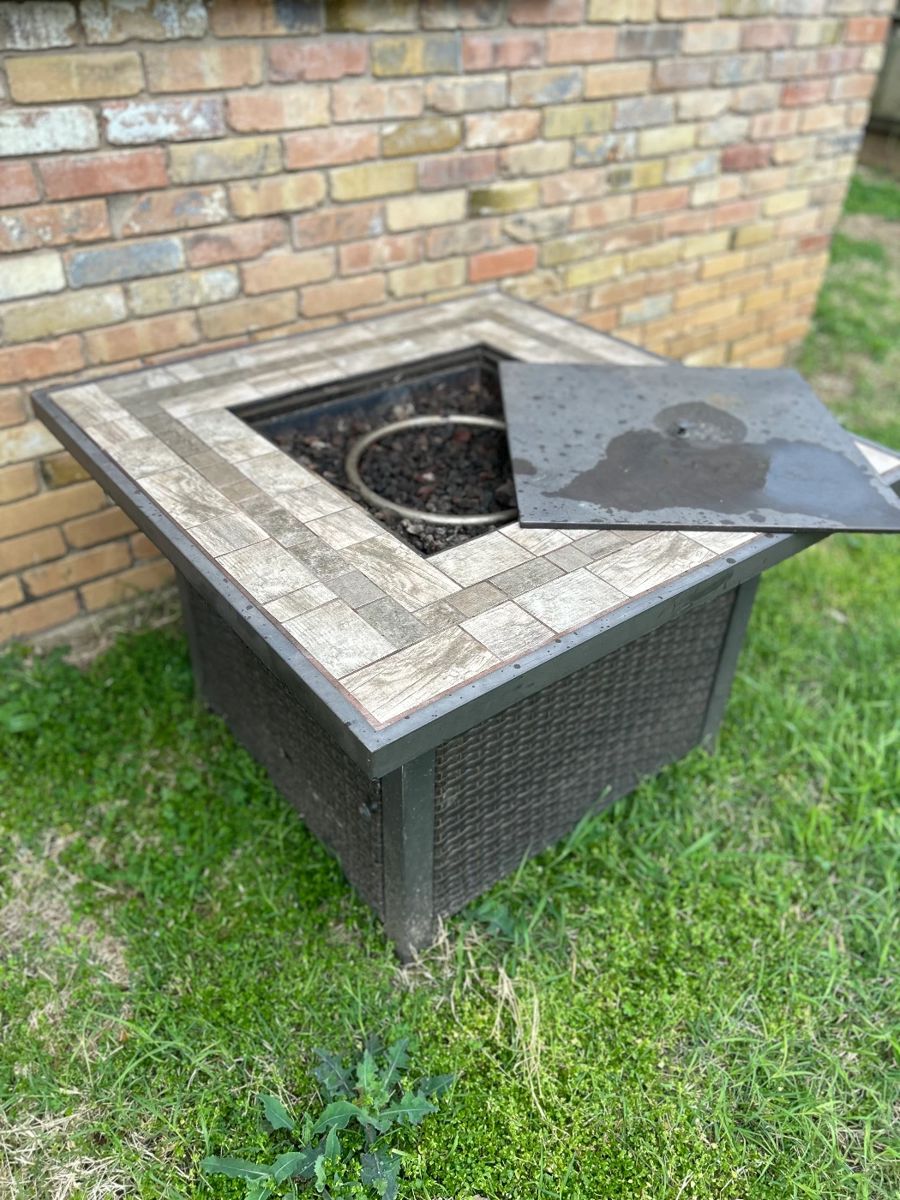 Yard Sale in Arlington starts on 3/2/2024