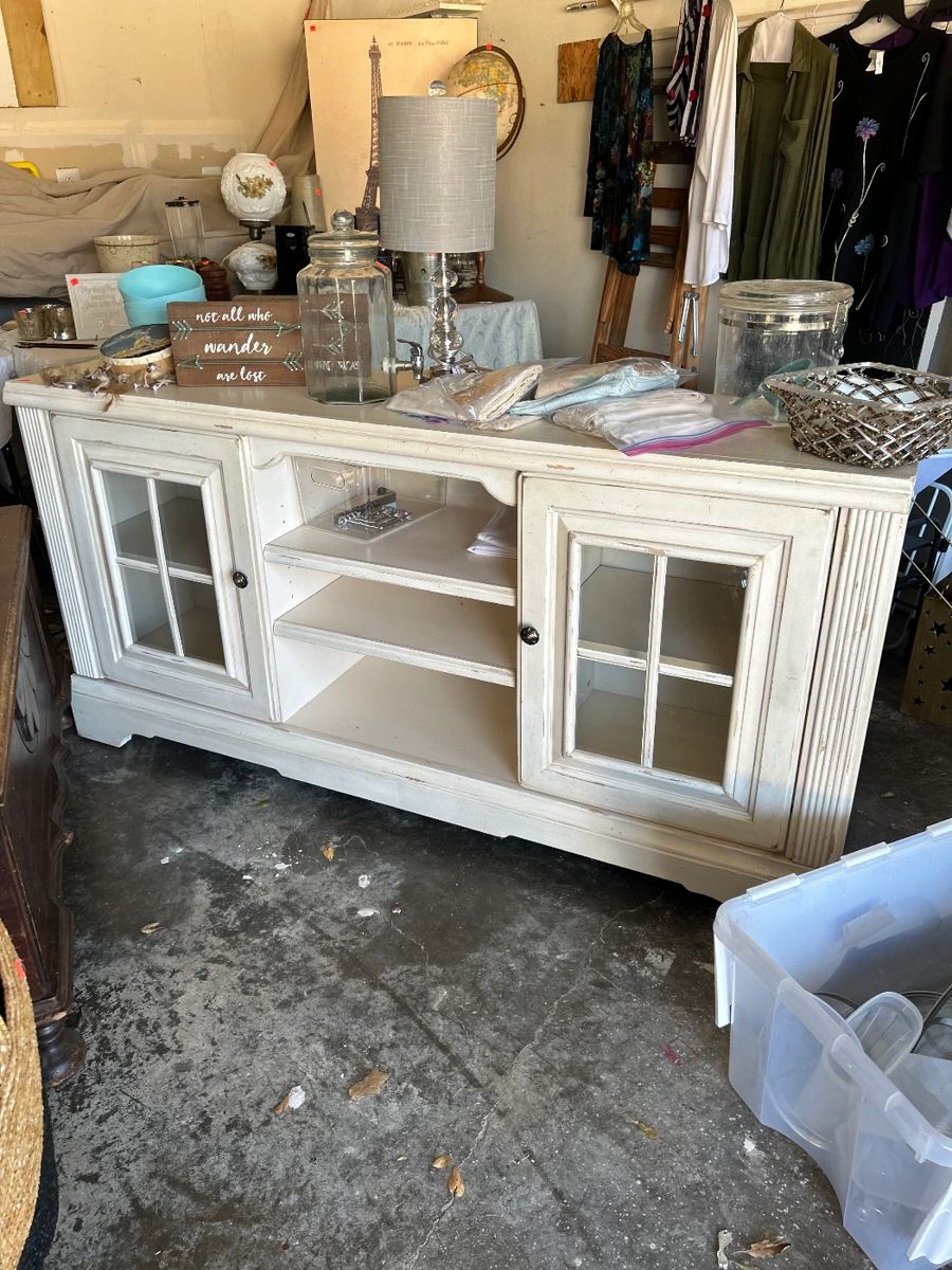 Yard Sale in Arlington starts on 3/2/2024