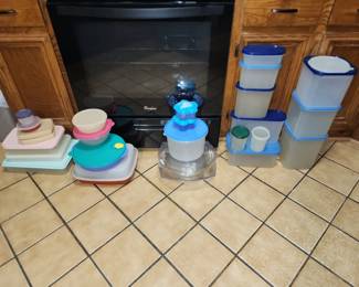 Plastic Containers - Tupperware 