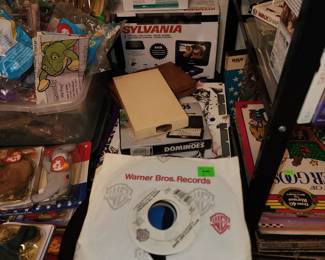 Vinyls - Records  - Domino's 