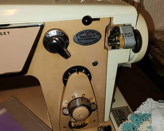 Good Housekeeping  Sewing Machine 