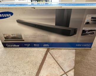 Samsung Soundbar with wireless sub woofer
New in box. Never opened 