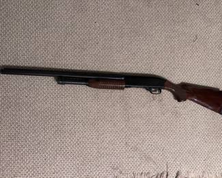 Winchester 12 gauge Shotgun 
“Feather Weight “ Model 1300
In great condition 