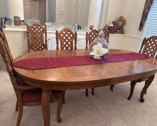 Thomasville Dining Room Table and Chairs 