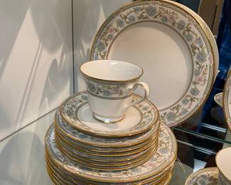 c.1975-1986 MYOSHI by Noritake, 64 Pieces