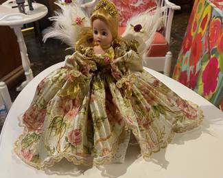 MADAMME ALEAXANDER DOLL