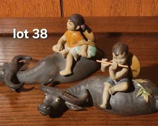 Mudman pottery figures