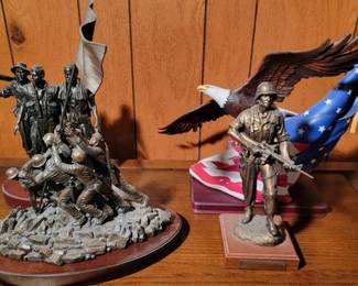 War memorial statues