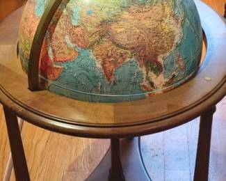 Vintage light up globe 