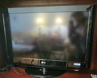 LG 32 INCH LCD TV