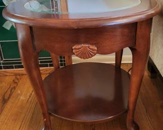 BASSETT FURNITURE ROUND END TABLE