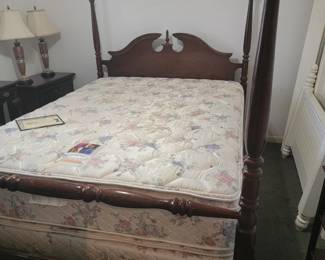 THOMASVILLE IMPRESSIONS WINDOR COURT CHERRY FULL/QUEEN 4 POSTER BED.  WE HAVE 2 OF THESE