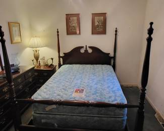 THOMASVILLE IMPRESSIONS WINSTON COURT FULL/QUEEN 4 POST BED.  WE HAVE 2 OF THESE