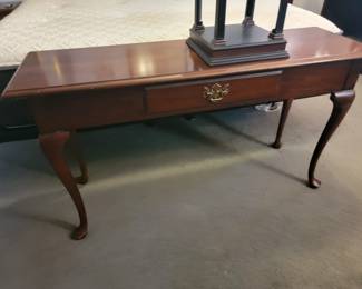 THOMASVILLE SOFA TABLE WITH DRAWER