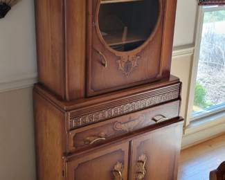 Matching curio, china and linen cabinet, Art Deco, USA 1920's, 1930's Valley Furniture Co St. Louis MO