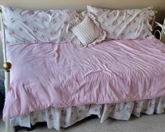 white iron single day trundle bed