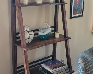 graduated shelving